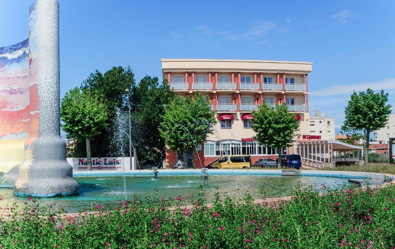 Hotel Silvia Empuriabrava Exteriör bild