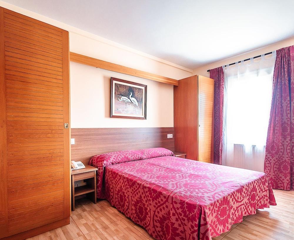 Hotel Silvia Empuriabrava Exteriör bild