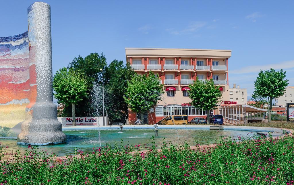 Hotel Silvia Empuriabrava Exteriör bild
